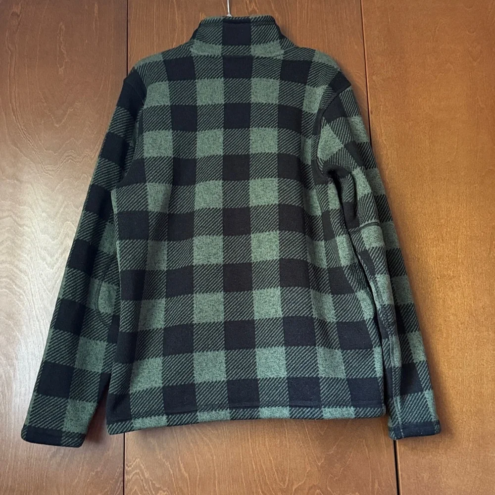 The North Face Buffalo Plaid Green and Black Half Zip Fleece. Sz M
